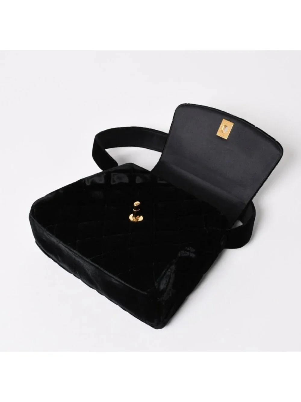 Chanel Bag CC Logo Velvet Quilted Turnlock Black Gold